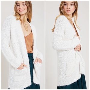 ❄️WHITE POMPOM CARDIGAN